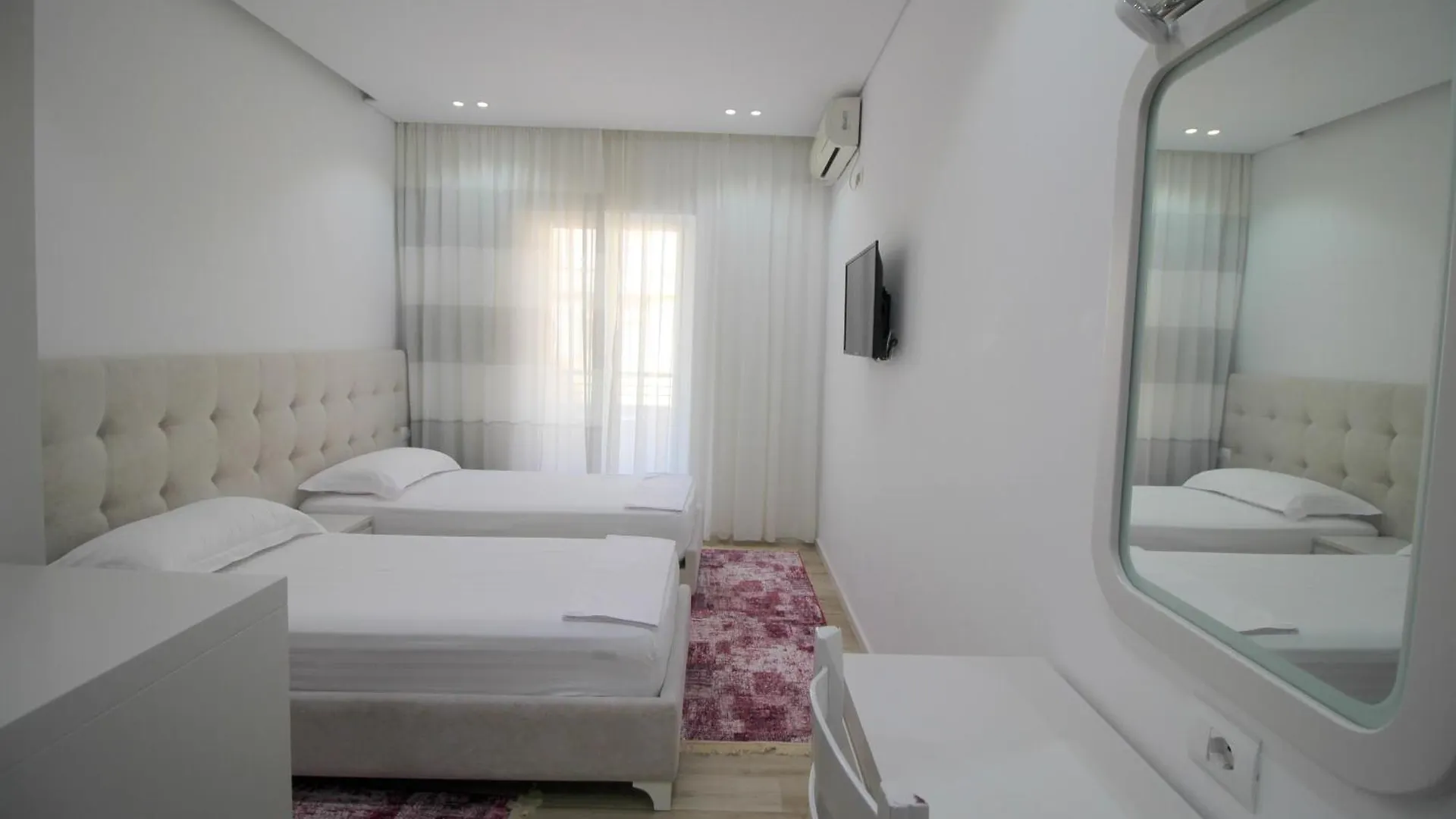 Elena Hotel Sarandë 3*,  Albanië