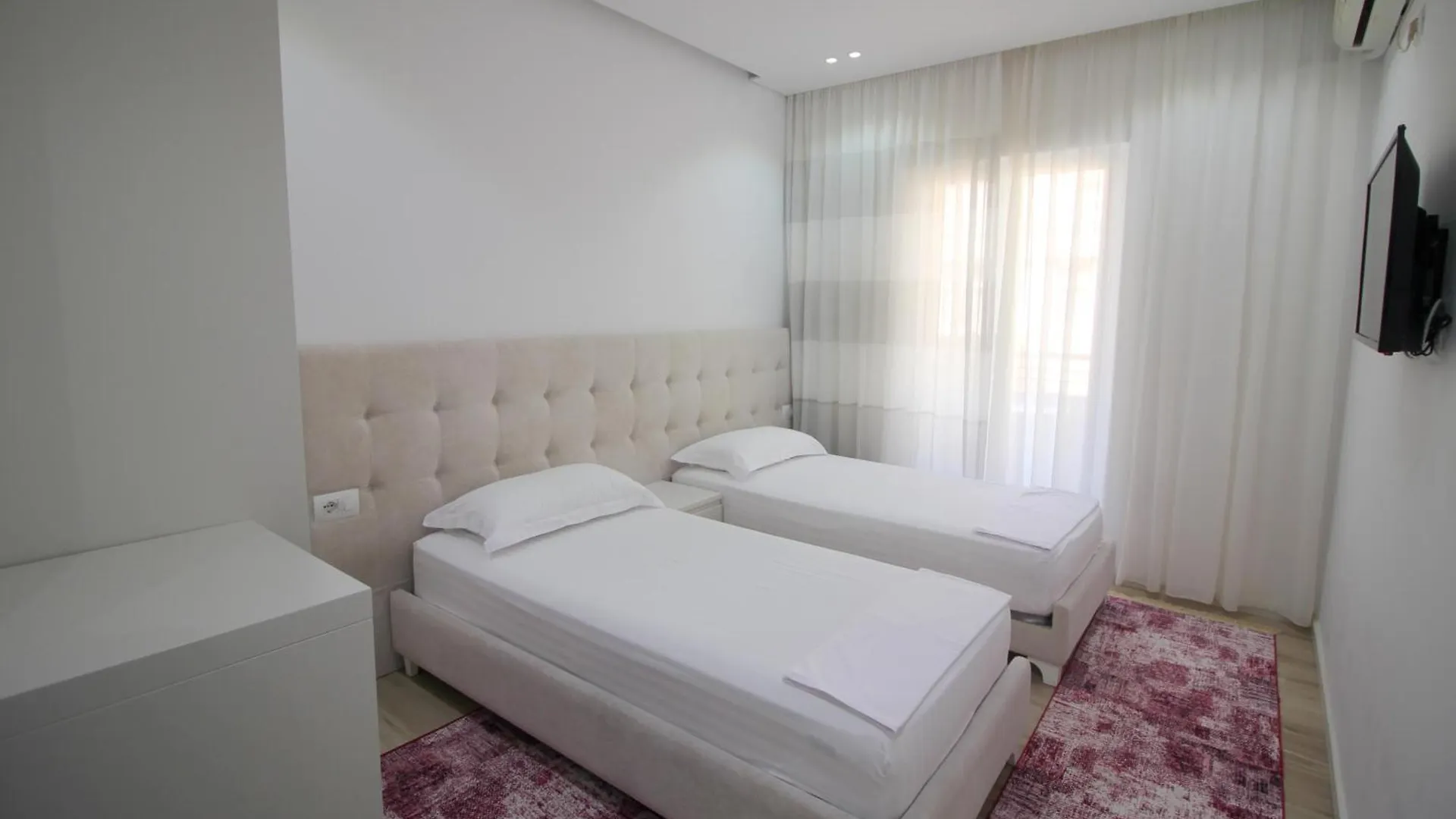 Elena Hotel Sarandë
