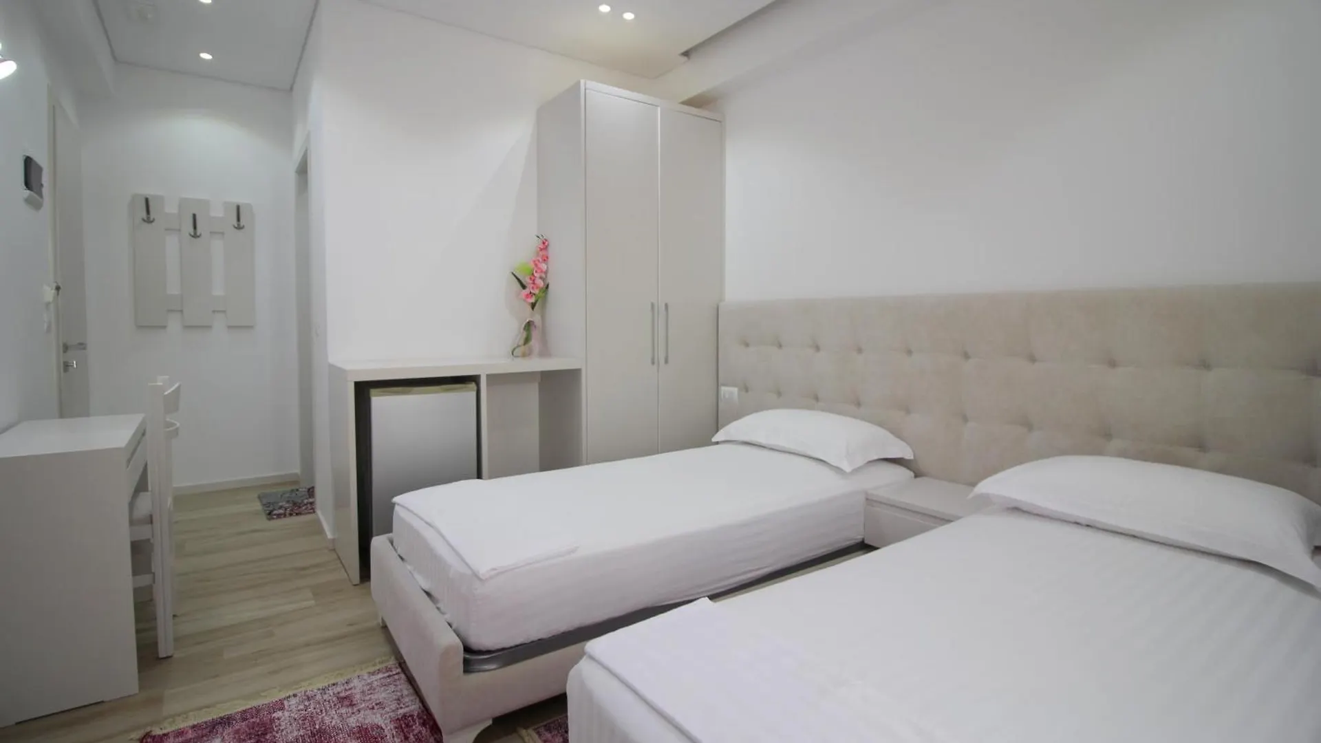 *** Πανσιόν Elena Hotel Σαράντα Αλβανία