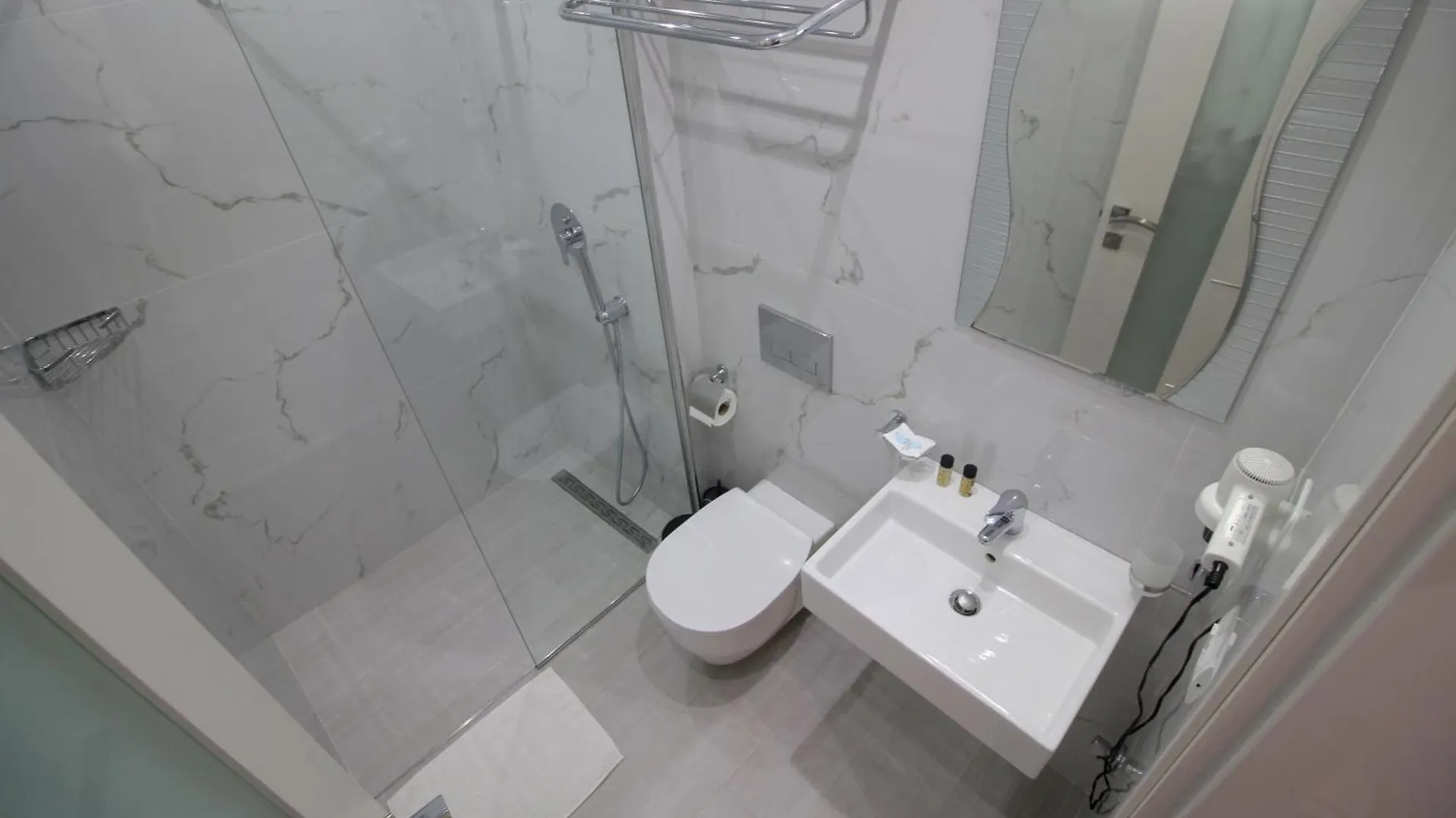 Elena Hotel Sarandë