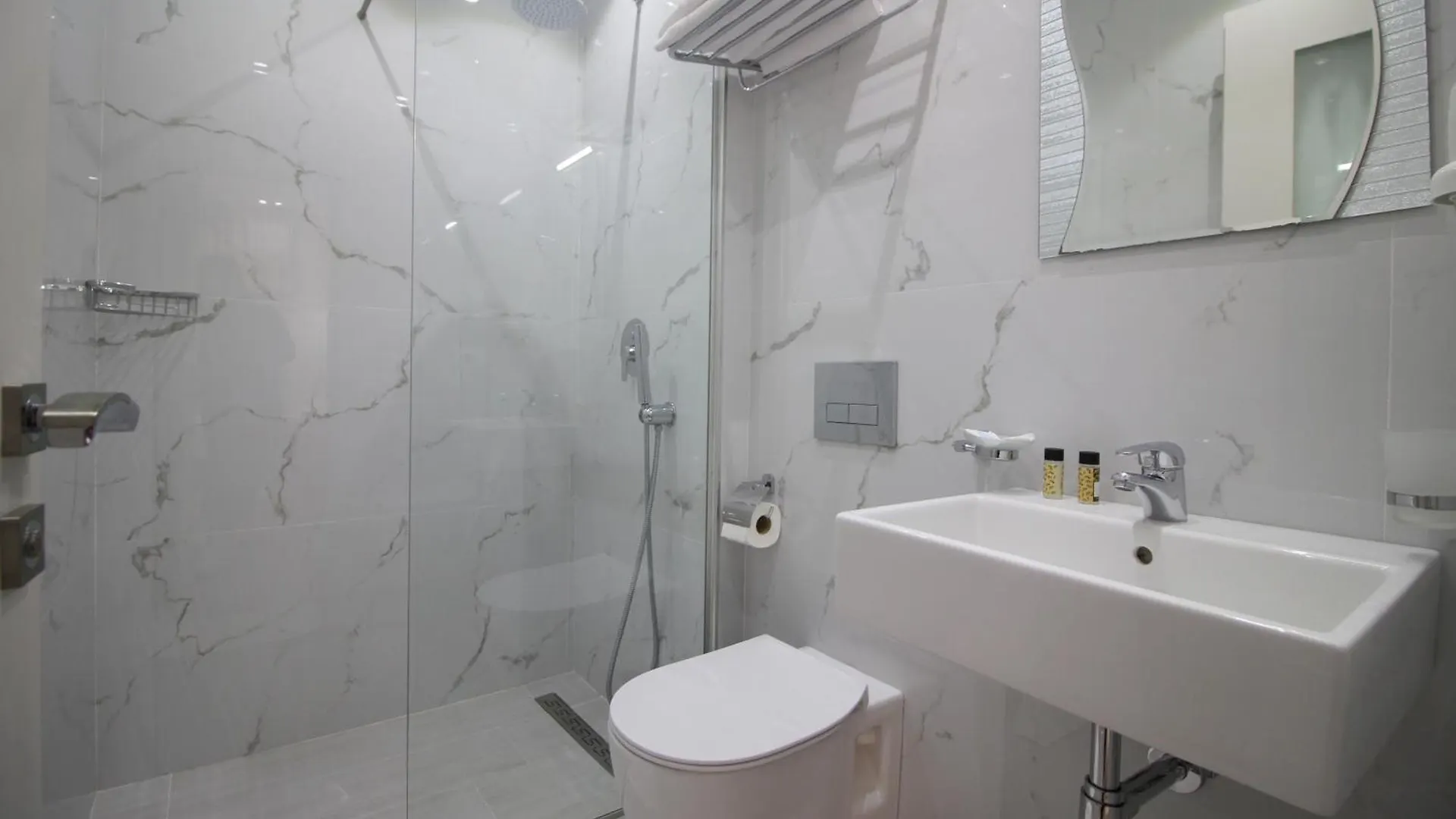 Gasthuis Elena Hotel Sarandë