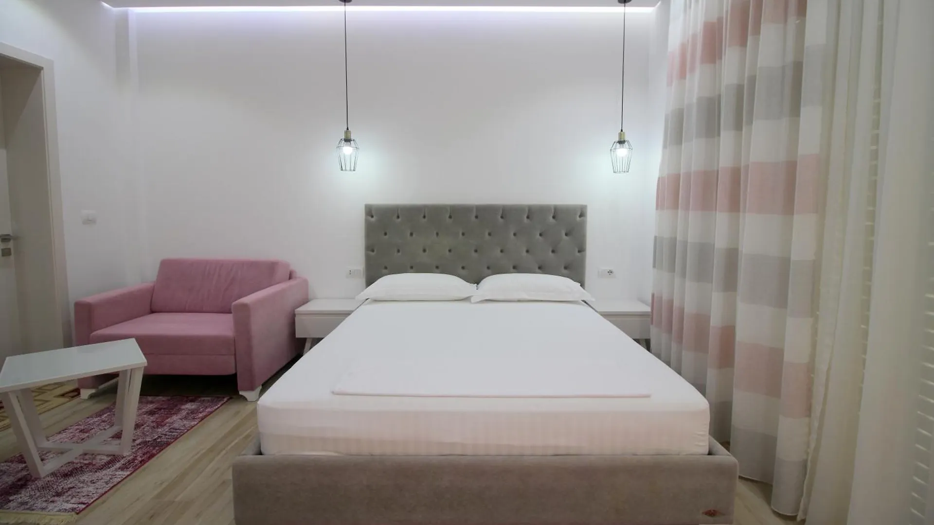 Πανσιόν Elena Hotel Σαράντα