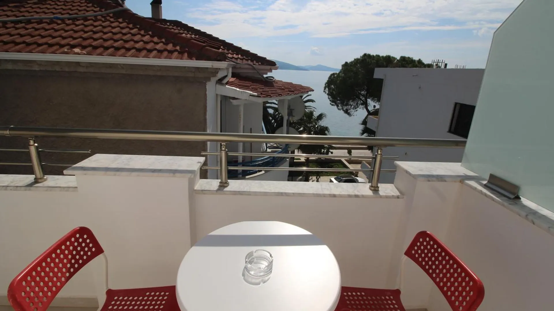 Elena Hotel Sarandë 3*,