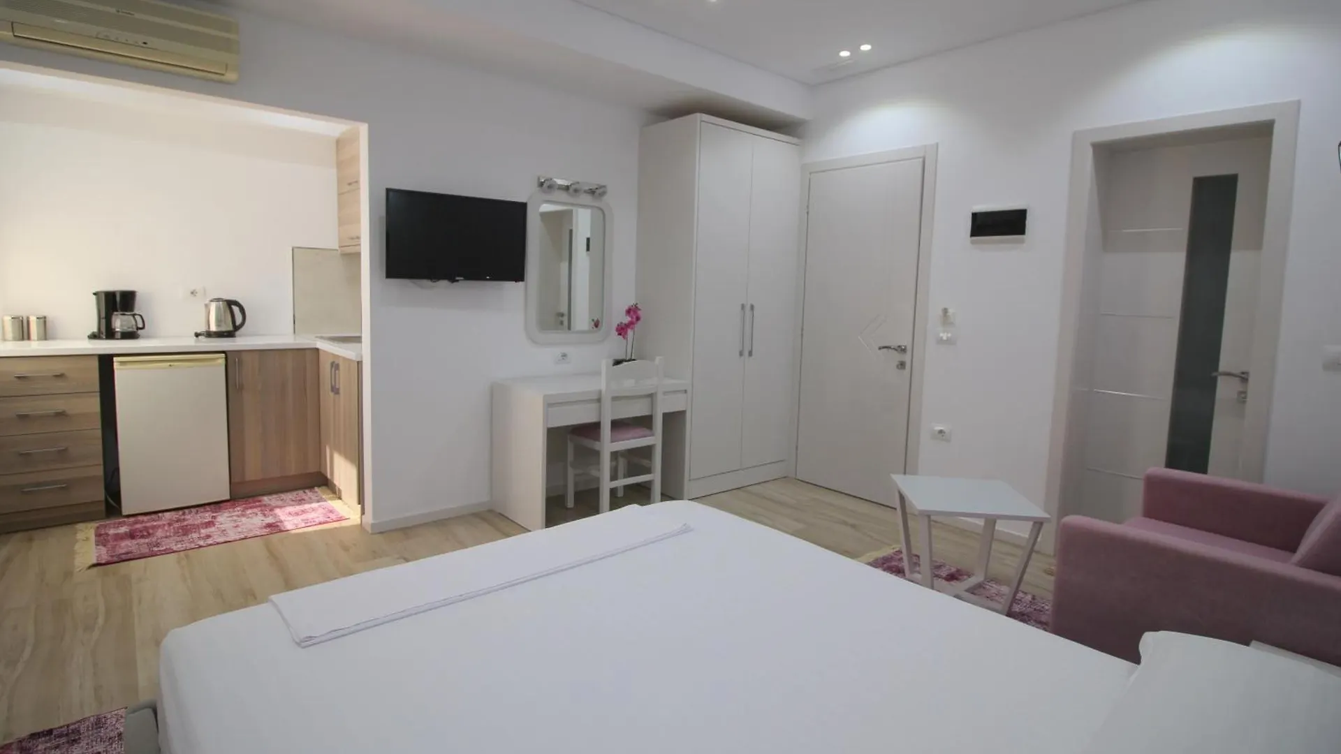 Elena Hotel Sarandë 3*,  Albanië