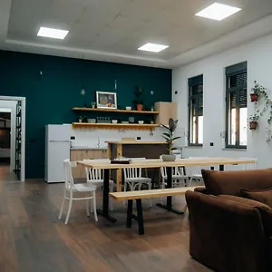 Hostel The Maze Tirana