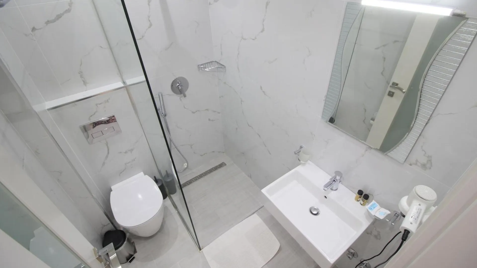 Elena Hotel Sarandë 3*,  Albanien