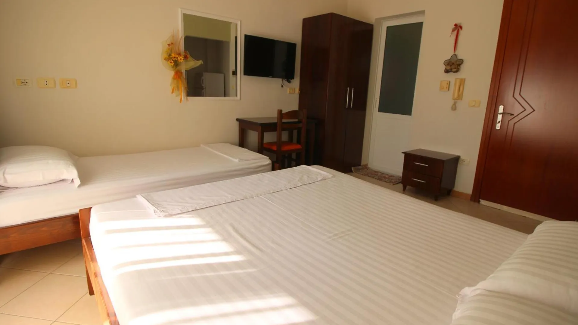 Elena Hotel Sarandë 3*,  Albanien