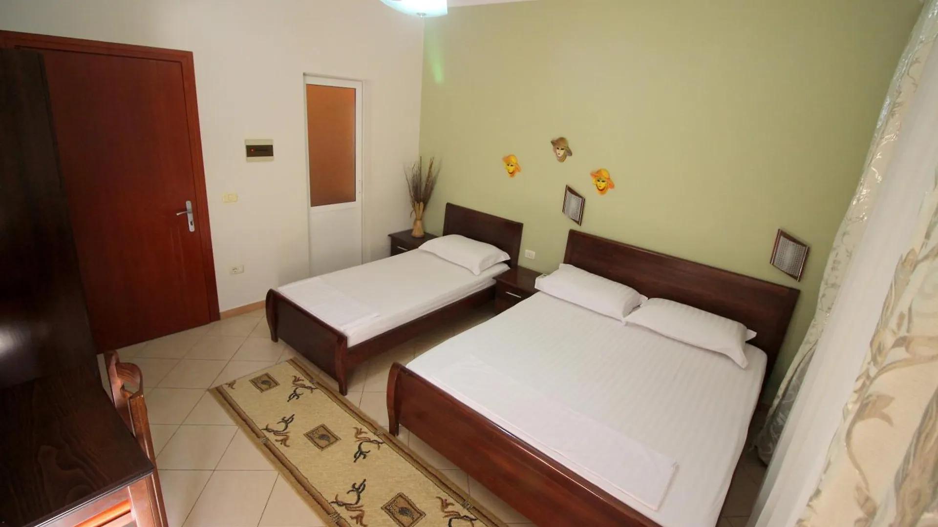 Elena Hotel Sarandë 3*,  Albanien